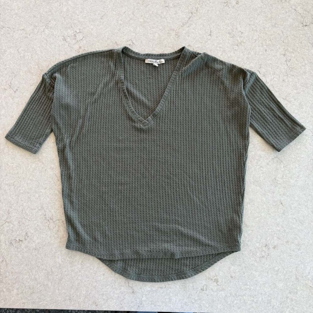 Express One Eleven Olive Green Waffle Knit V-Neck Short Sleeve Top